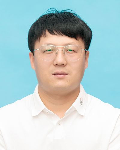 刘强
