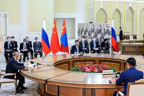 习近平出席中俄蒙元首第六次会晤